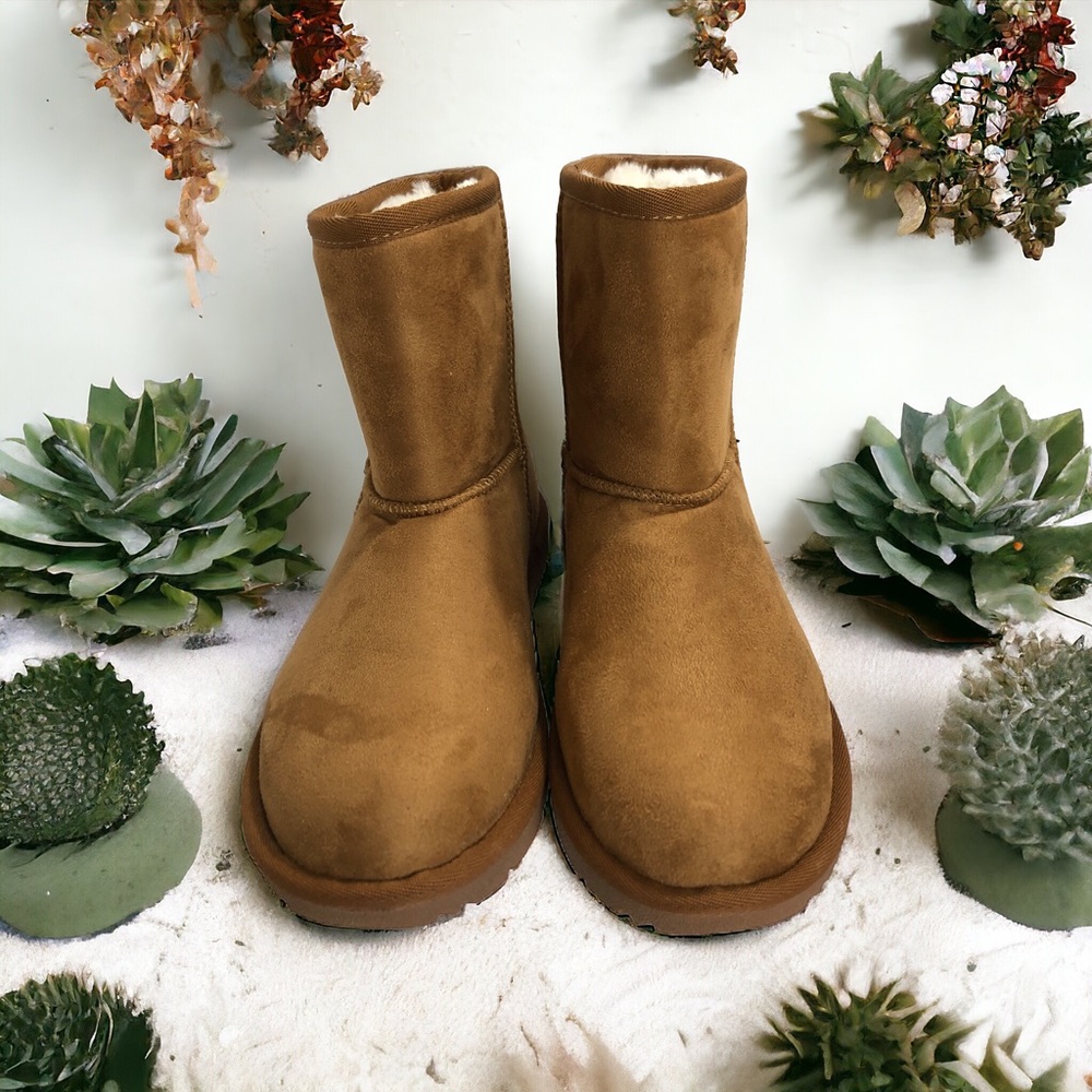 Aloha Island Shoe Women sz 7.5 Boulia Boot Faux Suede Fur Lining Tan